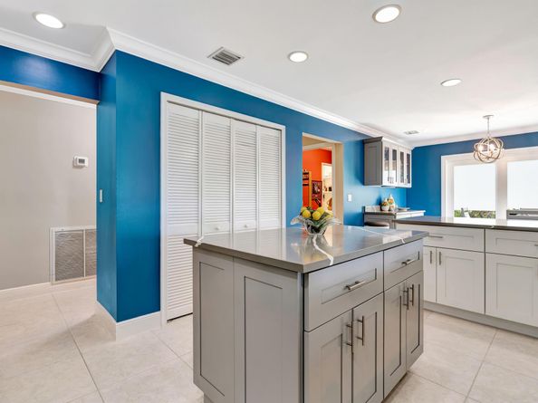 11 Berwick Road NE, Palm Beach Gardens FL 33418