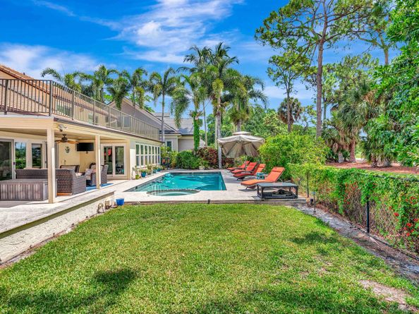 11 Berwick Road NE, Palm Beach Gardens FL 33418