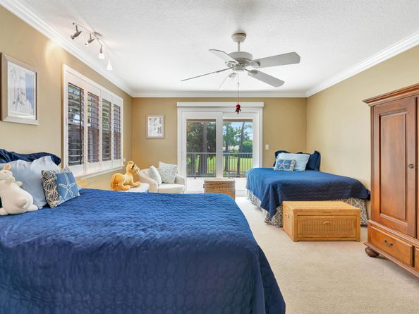 11 Berwick Road NE, Palm Beach Gardens FL 33418