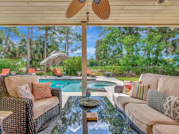 11 Berwick Road NE, Palm Beach Gardens FL 33418