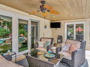 11 Berwick Road NE, Palm Beach Gardens FL 33418