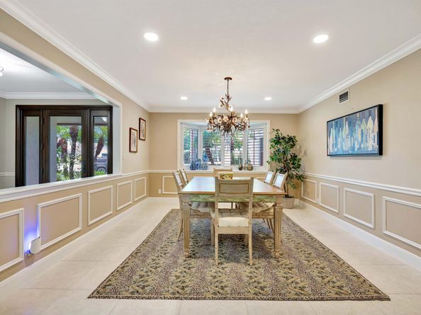 11 Berwick Road NE, Palm Beach Gardens FL 33418