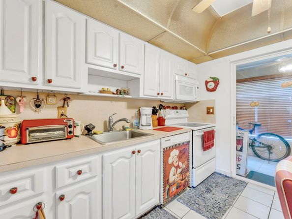 7300 NW 5th Ct 105, Margate FL 33063