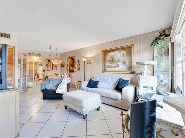 7300 NW 5th Ct 105, Margate FL 33063