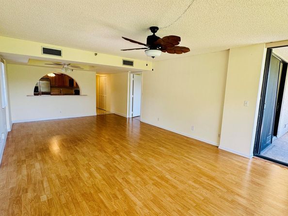 7030 Half Moon Circle 121, Hypoluxo FL 33462