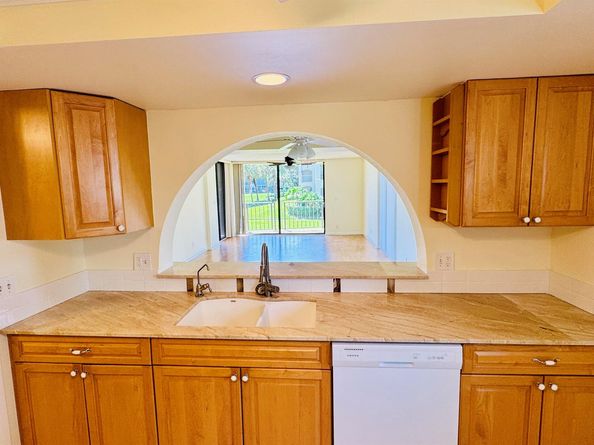 7030 Half Moon Circle 121, Hypoluxo FL 33462