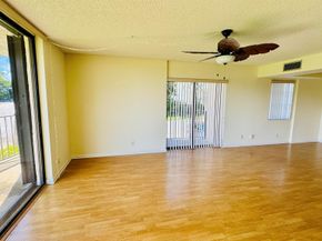 7030 Half Moon Circle 121, Hypoluxo FL 33462