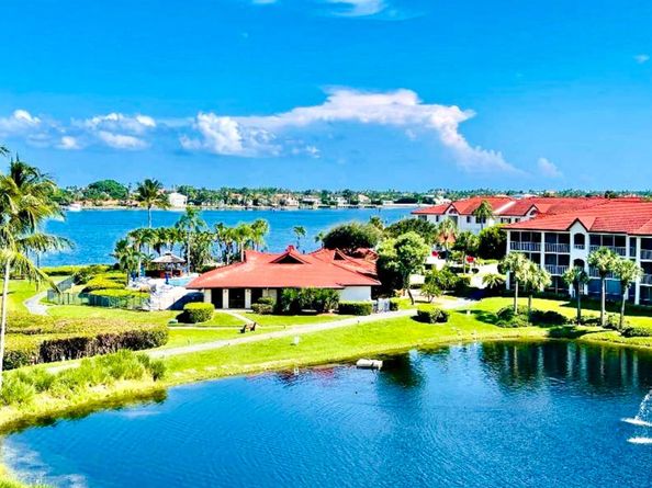 7030 Half Moon Circle 121, Hypoluxo FL 33462