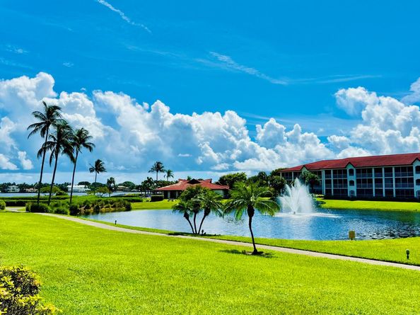 7030 Half Moon Circle 121, Hypoluxo FL 33462