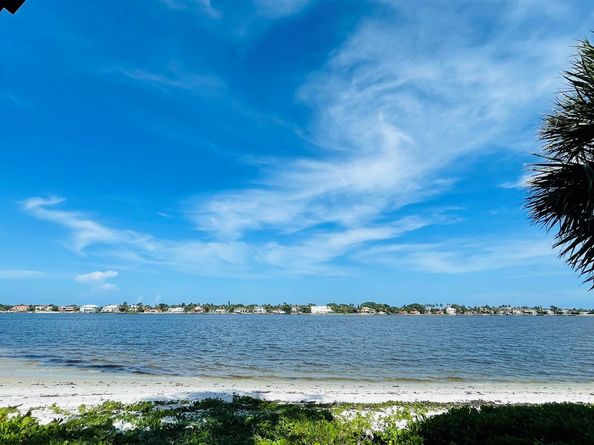 7030 Half Moon Circle 121, Hypoluxo FL 33462