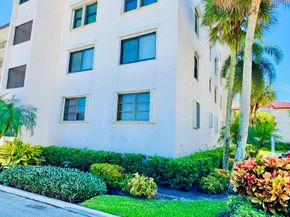 7030 Half Moon Circle 121, Hypoluxo FL 33462