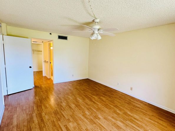 7030 Half Moon Circle 121, Hypoluxo FL 33462