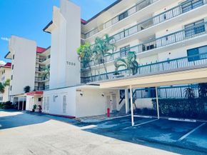 7030 Half Moon Circle 121, Hypoluxo FL 33462