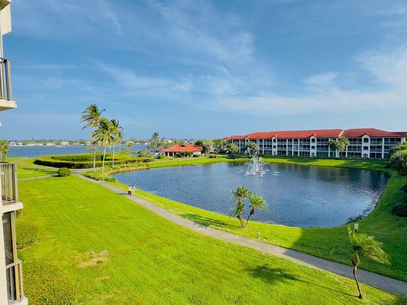 7030 Half Moon Circle 121, Hypoluxo FL 33462