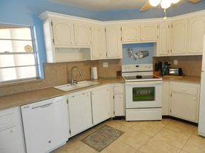 6 Greenway Village N 202, Royal Palm Beach FL 33411