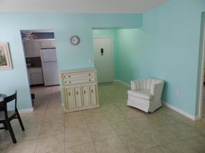 6 Greenway Village N 202, Royal Palm Beach FL 33411