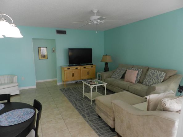 6 Greenway Village N 202, Royal Palm Beach FL 33411