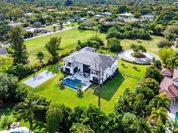 6352 NW 65th Way, Parkland FL 33067