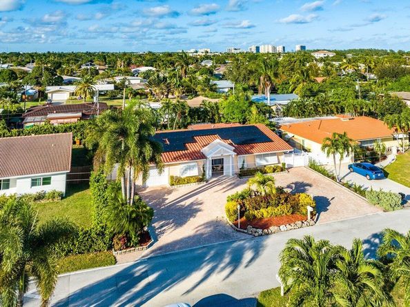 451 NE 25th Terrace, Boca Raton FL 33431