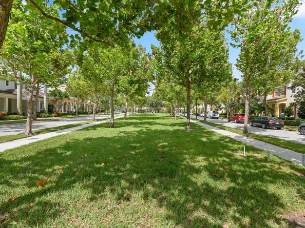 102 Lismore Lane, Jupiter FL 33458