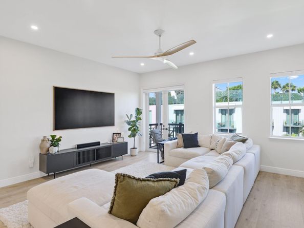 200 NE 2nd Avenue 411, Delray Beach FL 33444