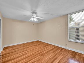 7173 Orange Dr 215B, Davie FL 33314