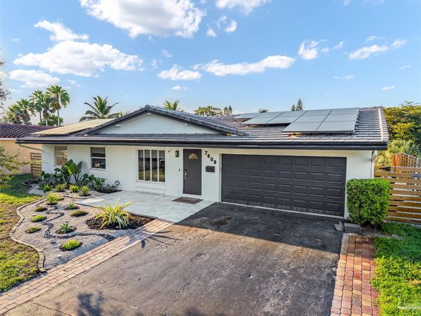 7609 NW 40th St, Coral Springs FL 33065