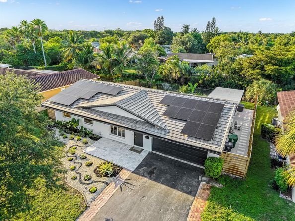 7609 NW 40th St, Coral Springs FL 33065
