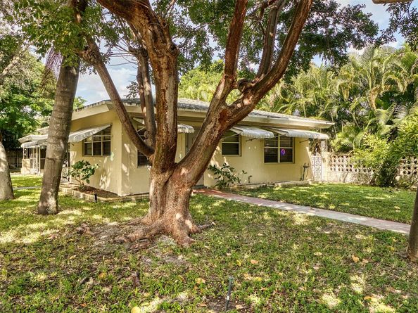 1019 NE 11th St, Fort Lauderdale FL 33304