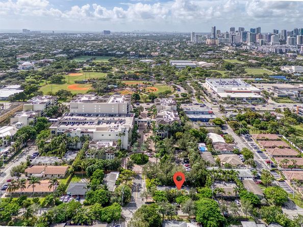 1019 NE 11th St, Fort Lauderdale FL 33304