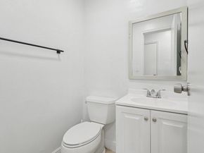 6888 NW 30th St, Sunrise FL 33313