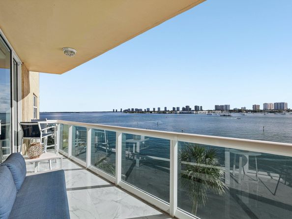 2640 Lake Shore Drive 507, Riviera Beach FL 33404