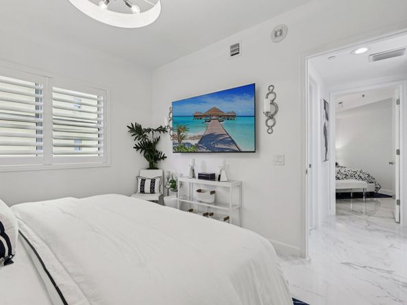 2640 Lake Shore Drive 507, Riviera Beach FL 33404