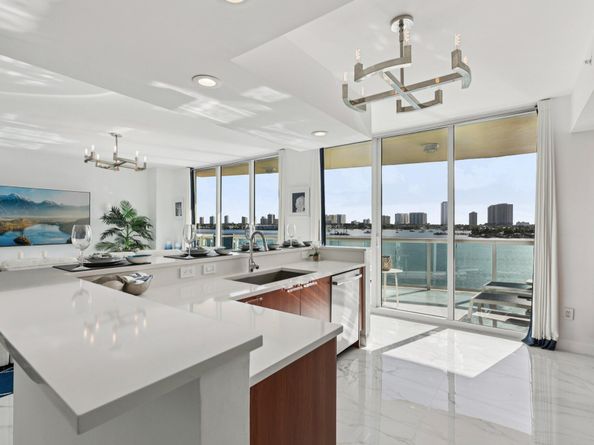 2640 Lake Shore Drive 507, Riviera Beach FL 33404