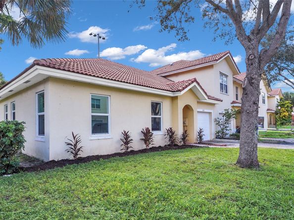 1213 NW 27th Ave, Pompano Beach FL 33069