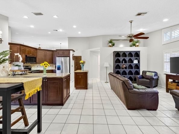 1210 Fairfax Ct, Weston FL 33326