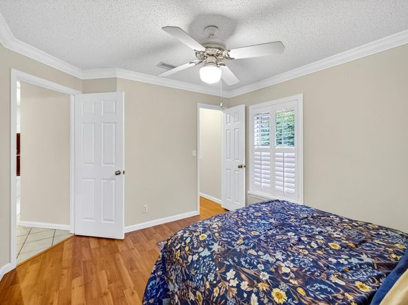 1210 Fairfax Ct, Weston FL 33326