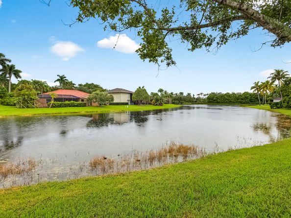 1210 Fairfax Ct, Weston FL 33326