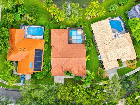 1210 Fairfax Ct, Weston FL 33326