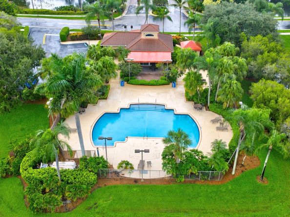 1210 Fairfax Ct, Weston FL 33326