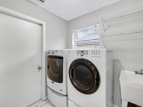 1210 Fairfax Ct, Weston FL 33326