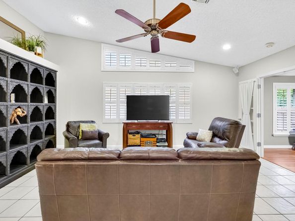 1210 Fairfax Ct, Weston FL 33326