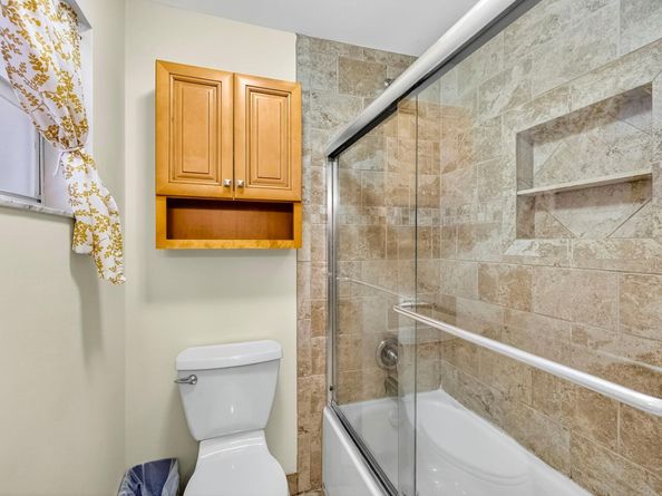 1210 Fairfax Ct, Weston FL 33326