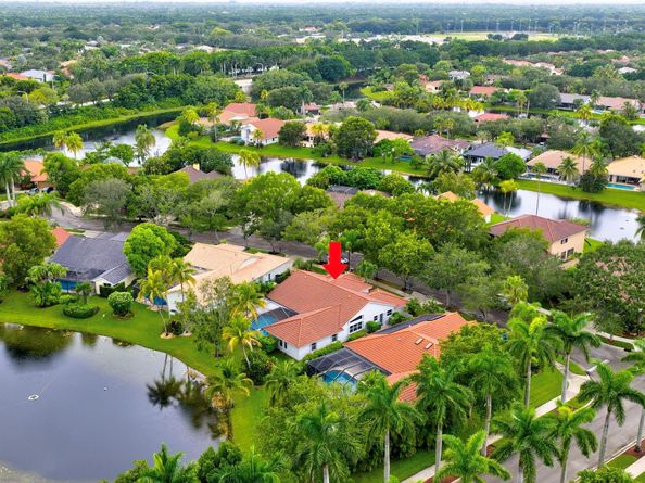 1210 Fairfax Ct, Weston FL 33326