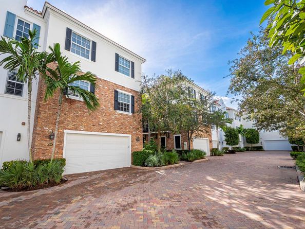 112 S Cannery Row Circle, Delray Beach FL 33444