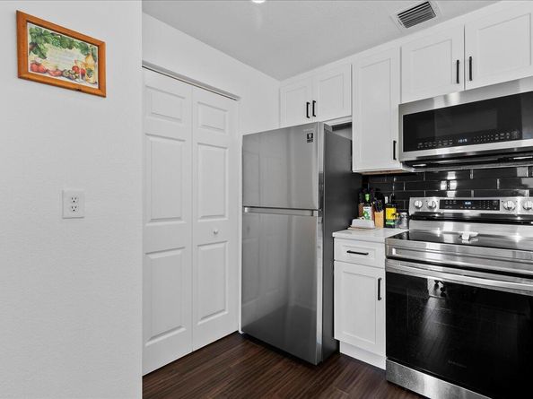 2808 Amalei Drive 202, Palm Beach Gardens FL 33410