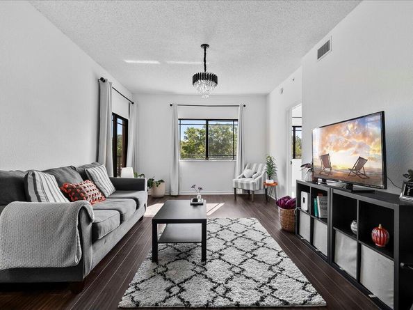 2808 Amalei Drive 202, Palm Beach Gardens FL 33410