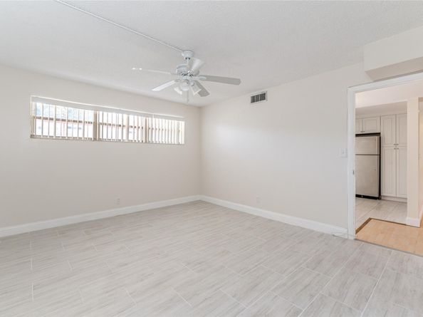 9523 S Hollybrook Lake Drive 107, Pembroke Pines FL 33025