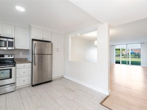 9523 S Hollybrook Lake Drive 107, Pembroke Pines FL 33025