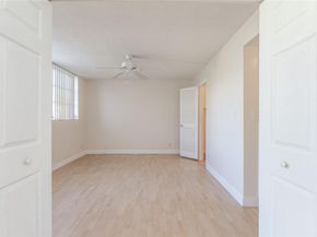 9523 S Hollybrook Lake Drive 107, Pembroke Pines FL 33025